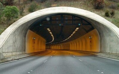 Jak bezpiecznie i prawidłowo przemierzyć tunel? Nauka Jazdy Bytom Stroszek radzi: