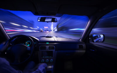 Jazda nocą samochodem — jak zachować odpowiednie bezpieczeństwo? Szkoła Jazdy Bytom zaleca: