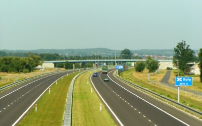 Czy na autostradzie obowiązuje prędkość minimalna? Kierowcy często mylą ten przepis